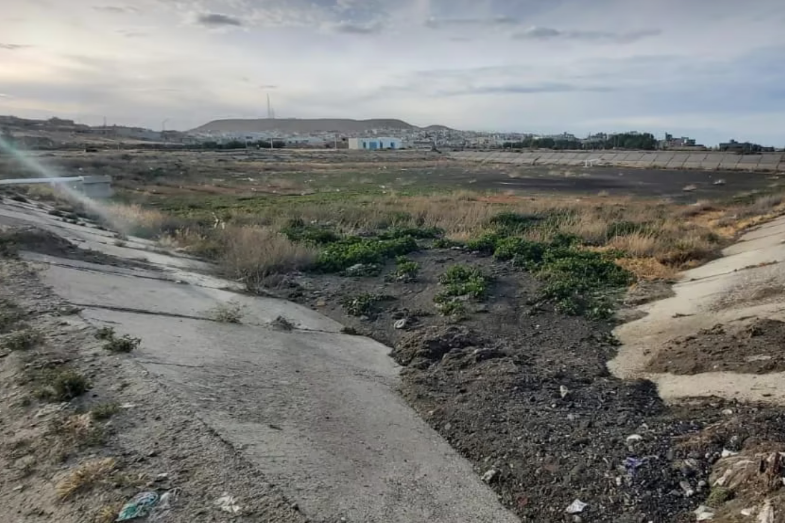Sin solución: Caleta Olivia vierte sus efluentes cloacales crudos directamente al mar