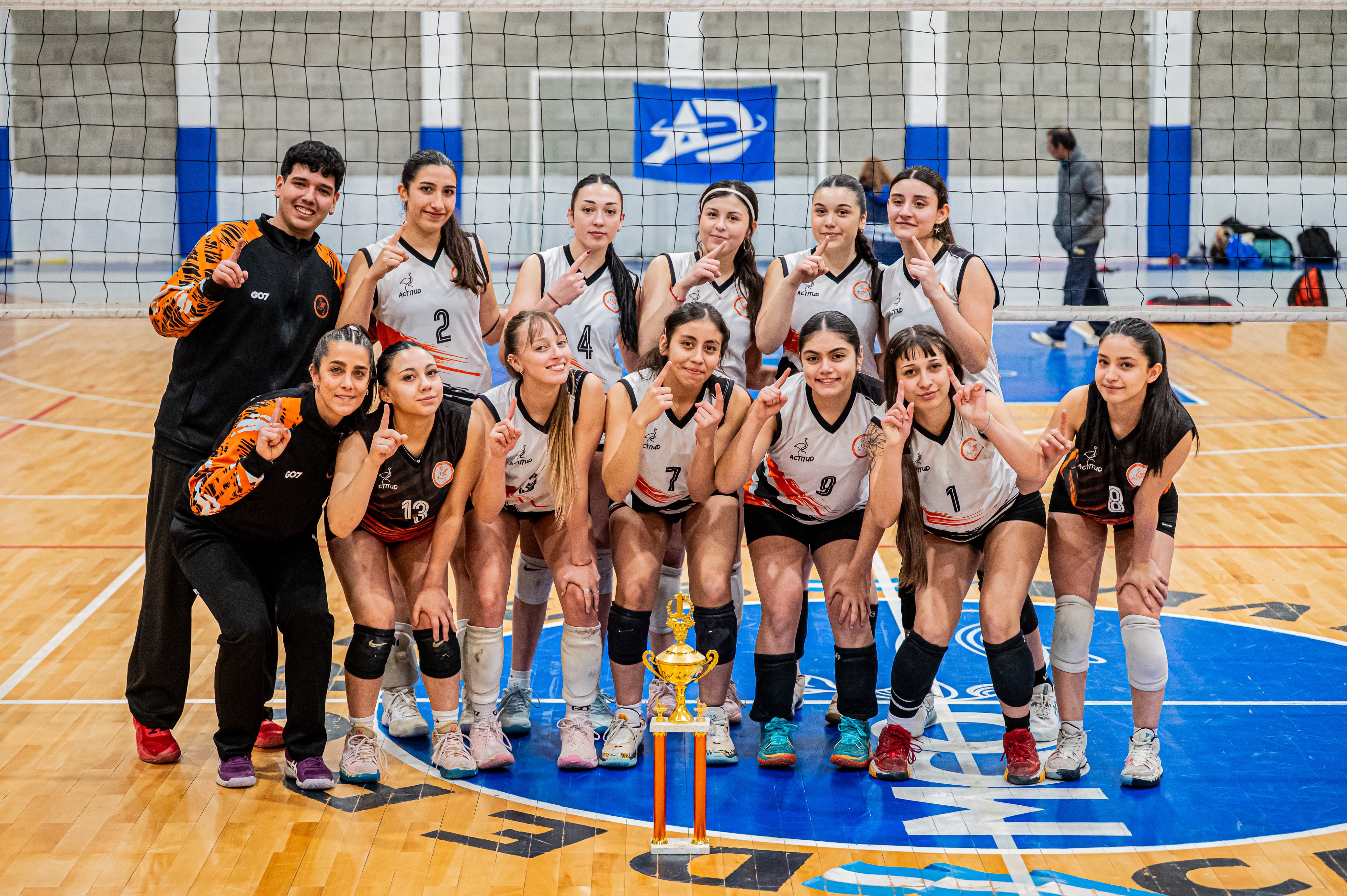 Choique Vóley volvió a consagrarse campeón y logró el bicampeonato Sub-18