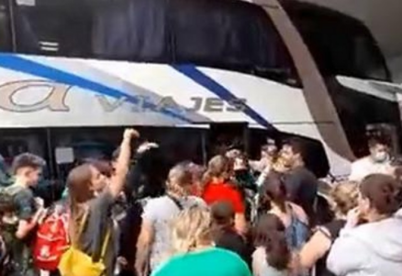 Dos choferes de un viaje de egresados dieron positivo por cocaína: llamaron a un reemplazo y tuvo el mismo resultado