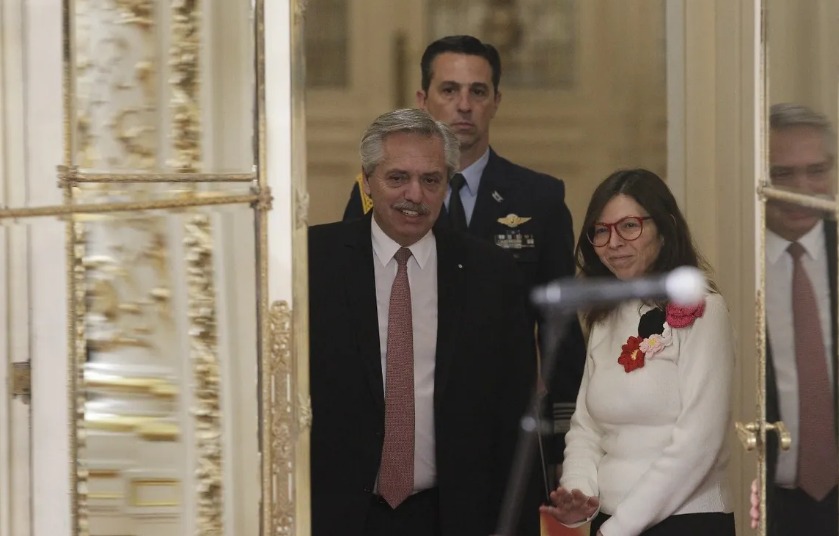 Silvina Batakis anuncia medidas para frenar el dólar e intenta despejar la incertidumbre