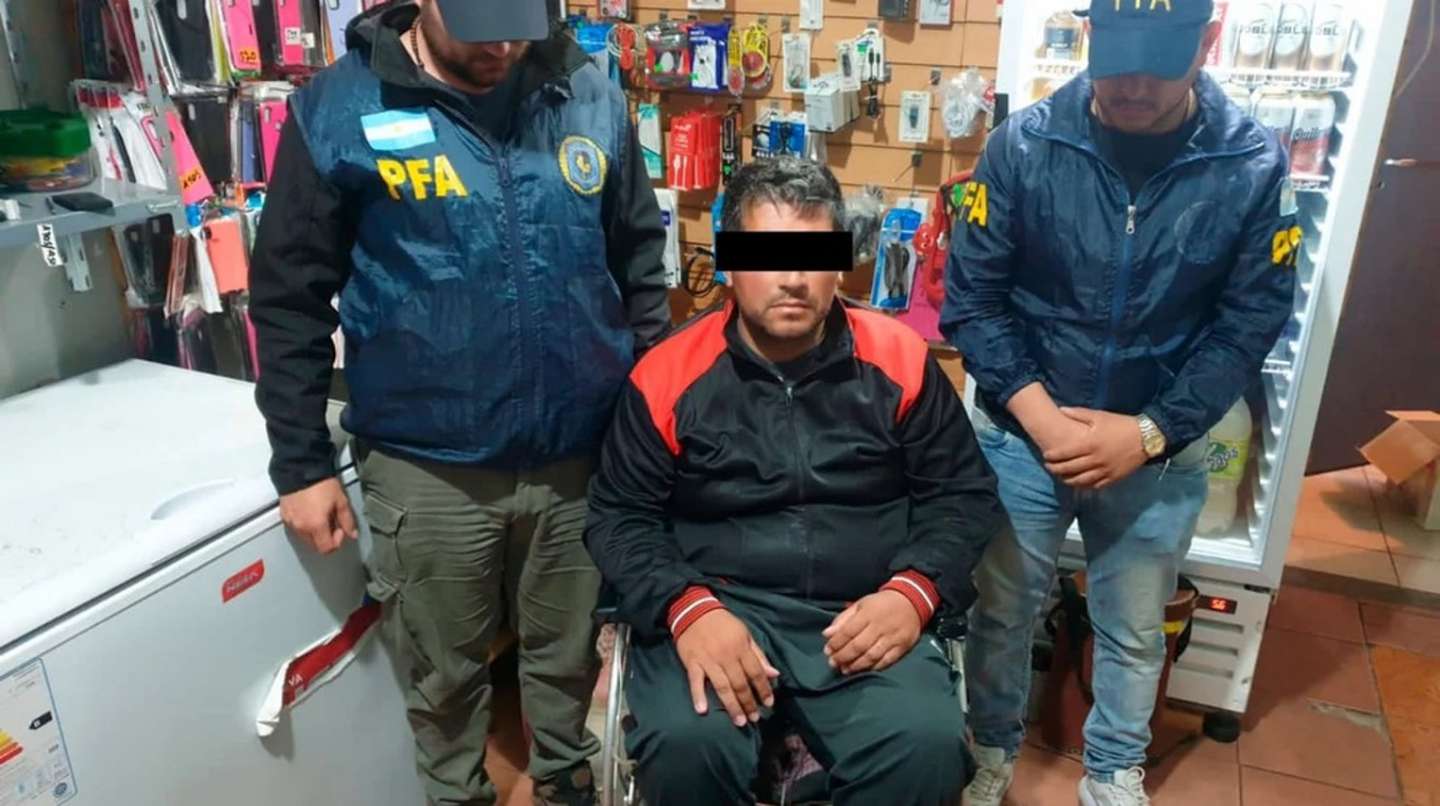Encontró un pendrive en la mochila de su pareja y descubrió que abusaba de su hija y se filmaba