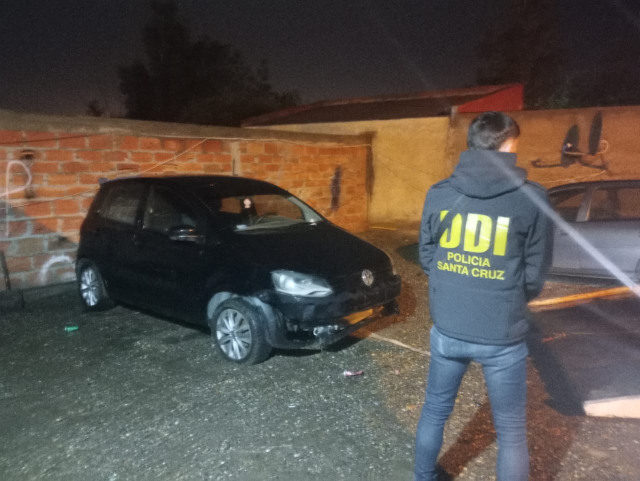 Le robaron su auto del estacionamiento