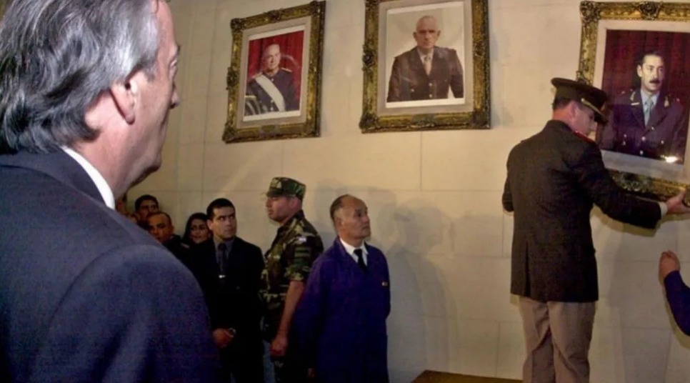 Murió Roberto Bendini, el ex jefe del Ejército que bajó los cuadros de Videla y Bignone por orden de Néstor Kirchner