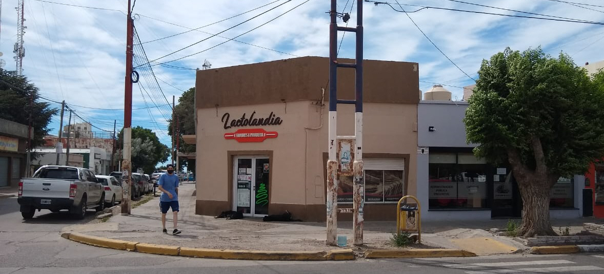 Caleta Olivia: Hombre dañó el tambor de una moto ajena y terminó molido a golpes
