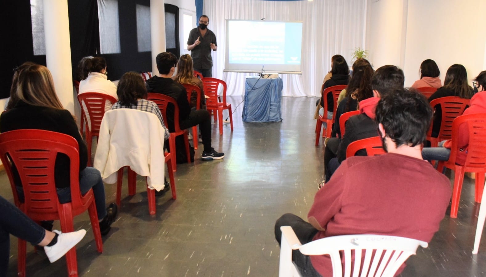 Día Internacional del Turismo: Gribaudo presentó un proyecto para la observación de ballenas