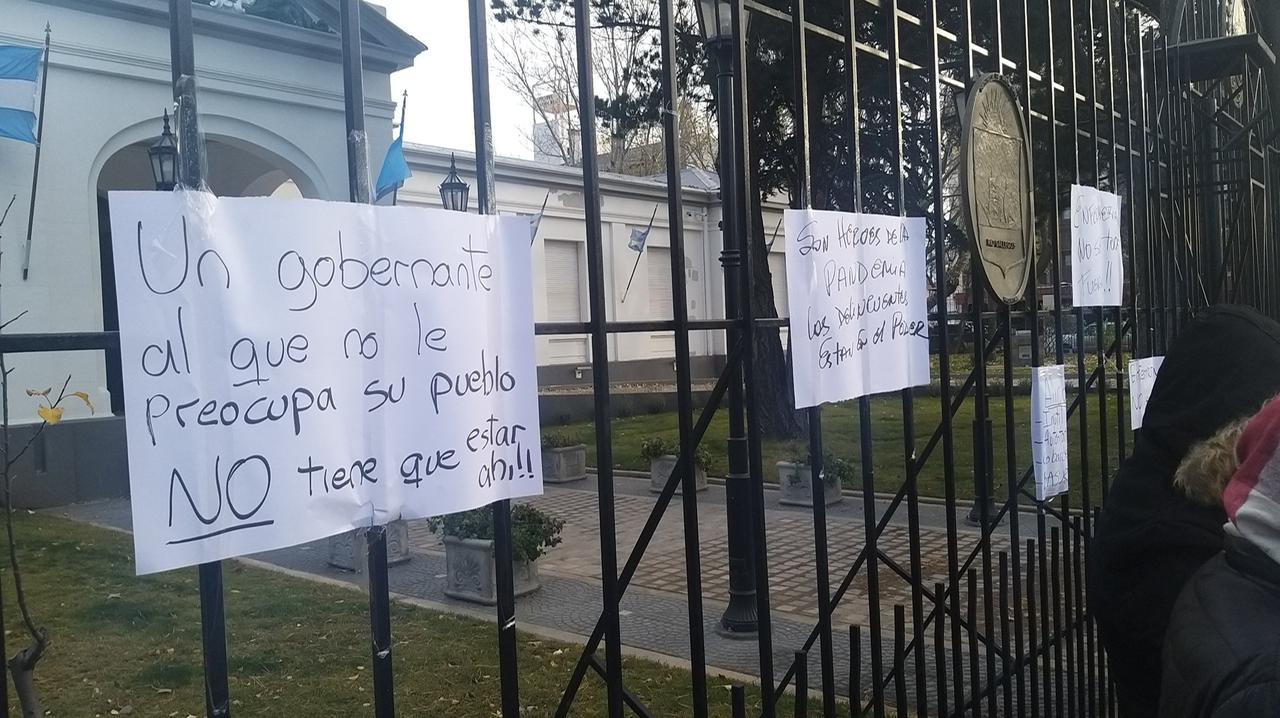 Disparó contra un auto, escapó y cayó con un revólver cargado