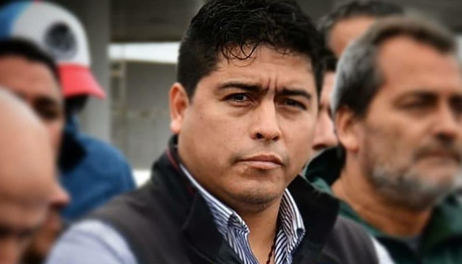 Claudio Vidal rompe con la polarización y encabeza las encuestas en Santa Cruz