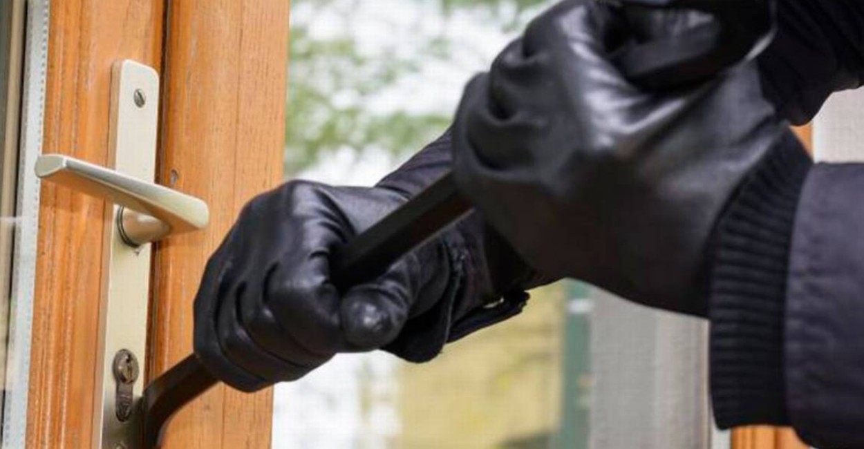 Se fue a trabajar y le desvalijaron la casa
