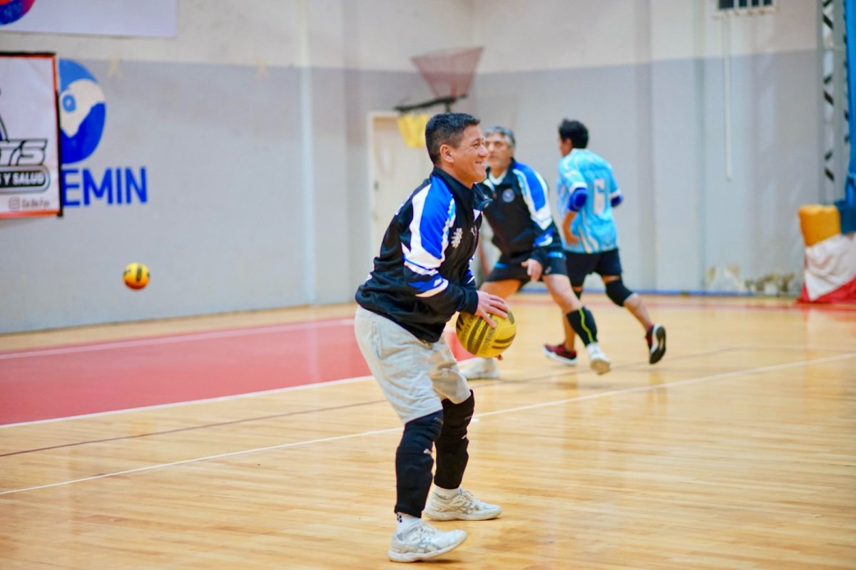 “Juegos en Comunidad” abre las escuelas y lleva el deporte a distintos puntos de Santa Cruz