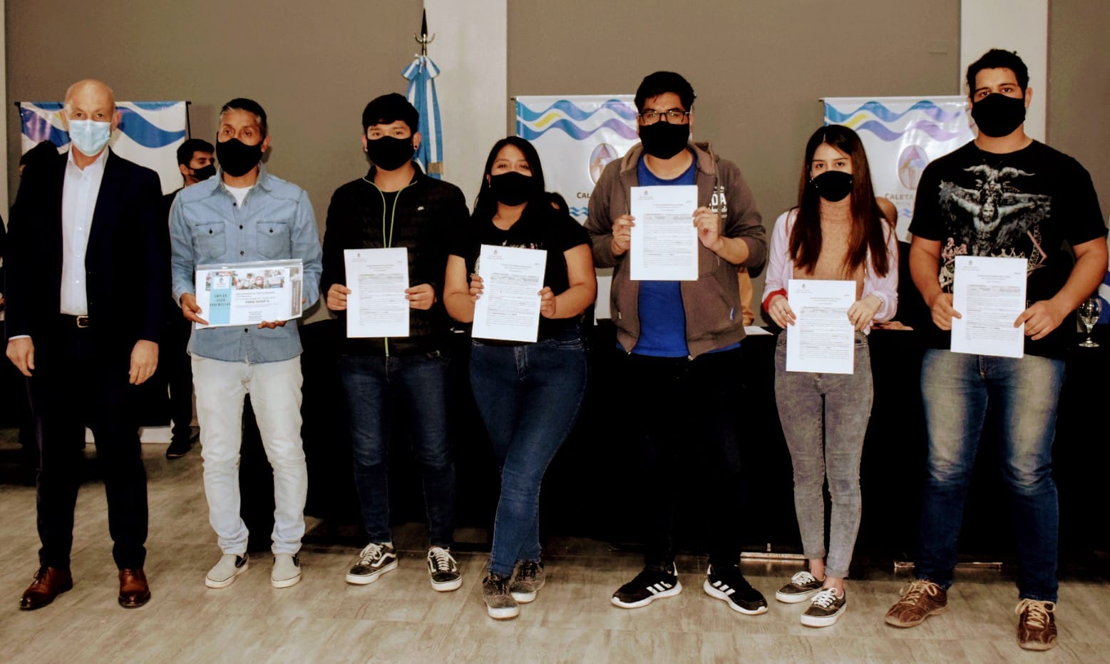 Se firmaron convenios del programa Proemplear 