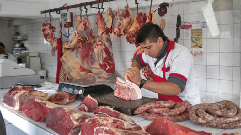 Interceptaron una camioneta en la Ruta 3 y encontraron un arma y municiones
