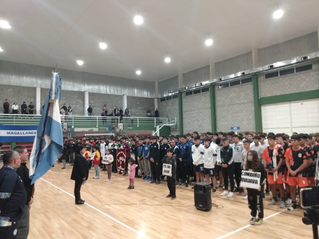 Inició el Nacional C-15 y C-17 de fútbol de salón en Caleta Olivia