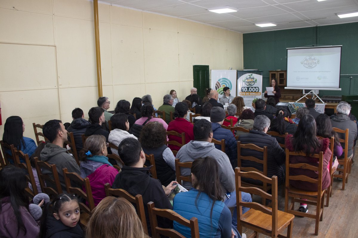 Más de 70 familias participaron de la presentación de Activá Tu Huerta