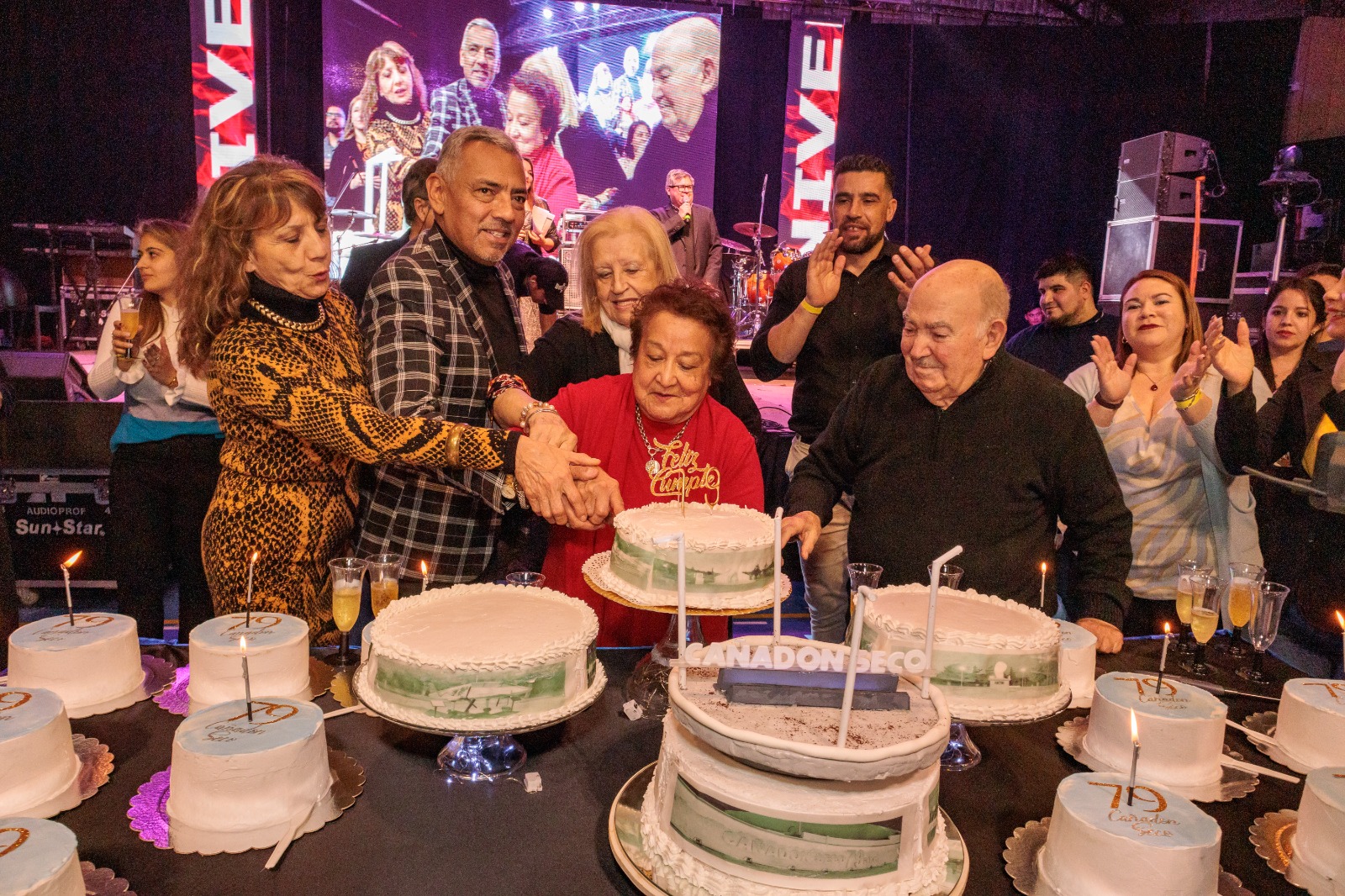 Cañadón cerró su 79° aniversario con brillo en multitudinario festival artístico