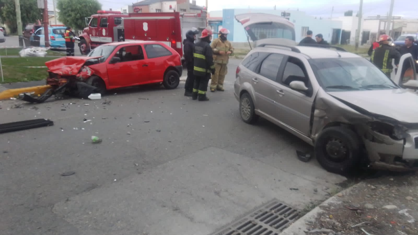 Un ebrio habría ocasionado un accidente: Una conductora quedó inconsciente y fue hospitalizada