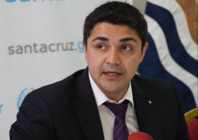 El ministro De La Torre le respondió a Perez Gallard: 