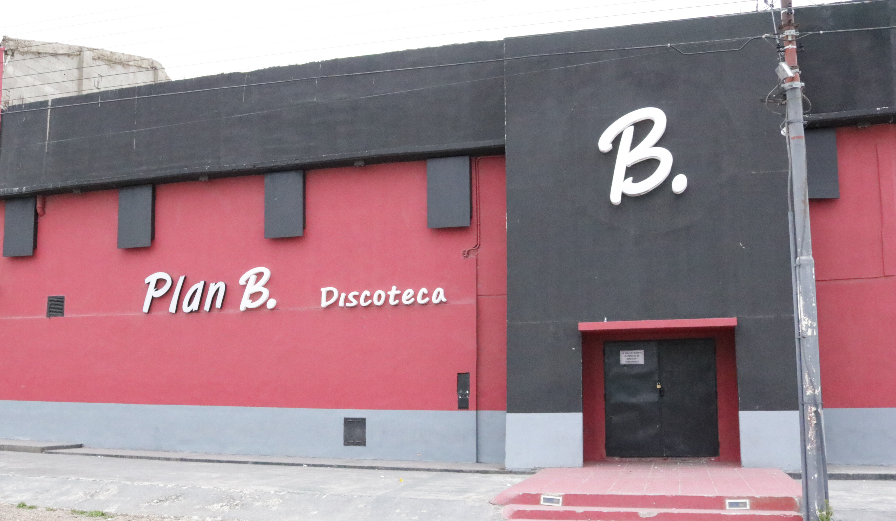 Denunció a la ex novia por golpearlo en el interior de un boliche