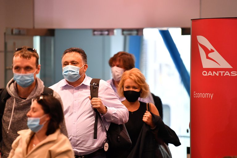 Cómo será el pasaporte sanitario para acceder a los vuelos internacionales