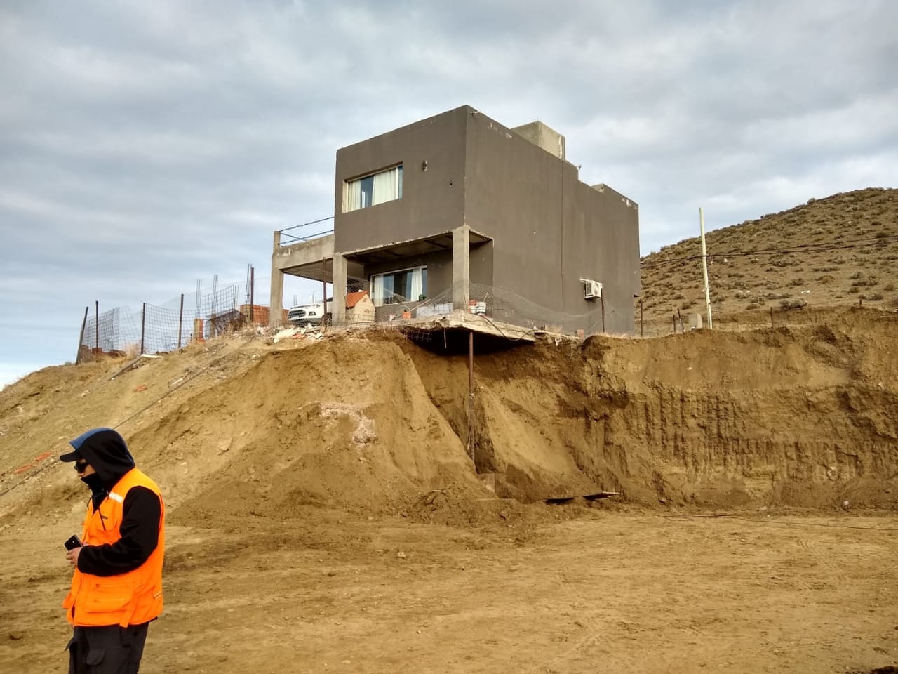 “Hay familias que deben elegir entre comer o pagar los servicios”: Aparicio pidió suspender los cortes de luz y gas durante el invierno