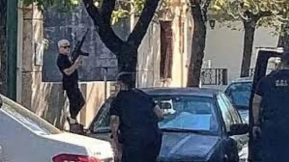 Pánico en Santa Fe: un hombre disparó con una carabina en plena calle e hirió a tres personas