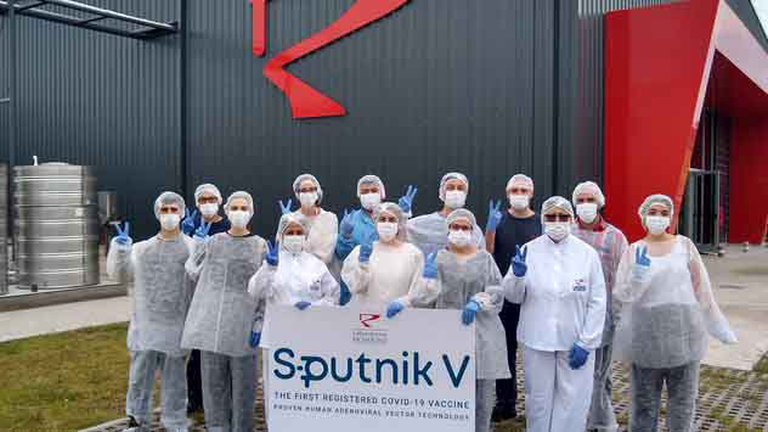 Las dosis argentinas de Sputnik V ya son analizadas en Rusia por el instituto Gamaleya: cómo es el proceso para iniciar la producción local