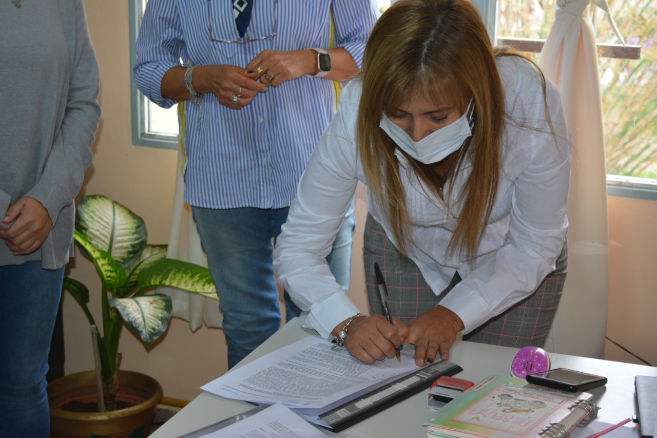 ADOSAC anunció un paro docente de 72 horas para esta semana
