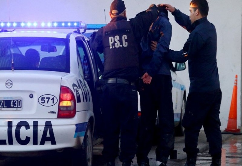 Un hombre fue detenido por intentar llevarse a dos nenas