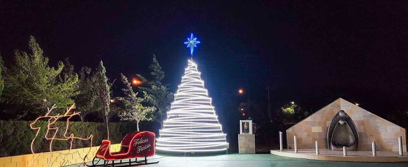 Se realizó el tradicional encendido del árbol navideño de Cañadón Seco