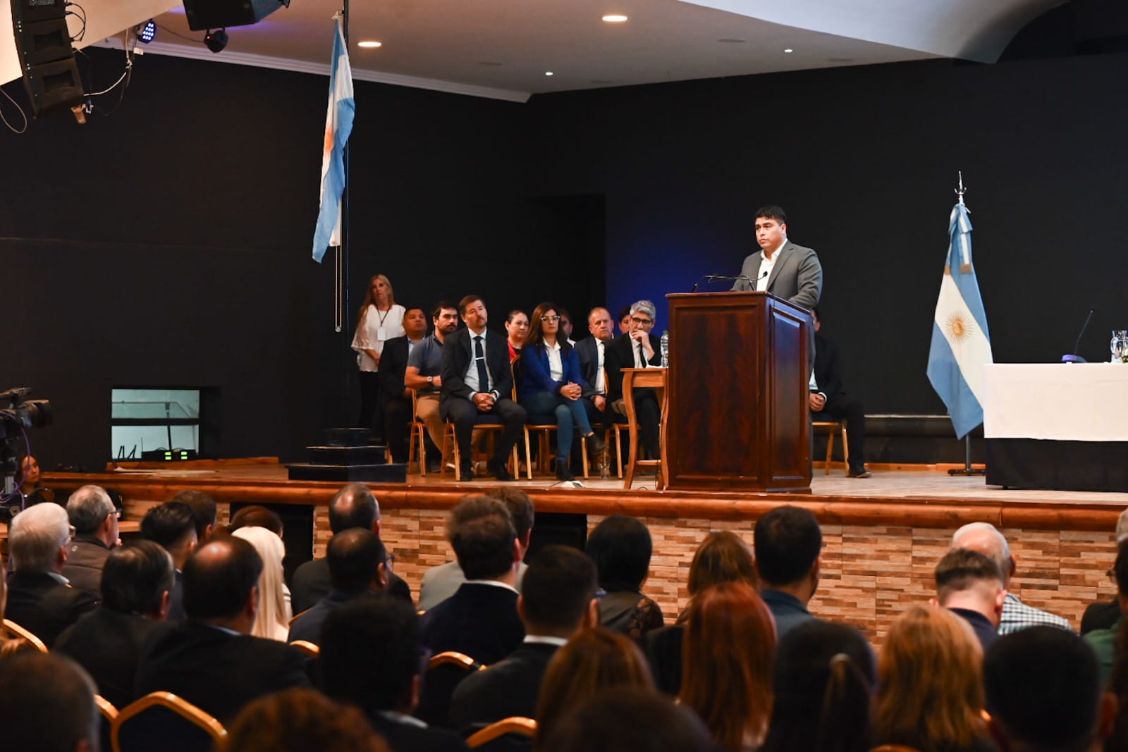 “Hay familias que deben elegir entre comer o pagar los servicios”: Aparicio pidió suspender los cortes de luz y gas durante el invierno
