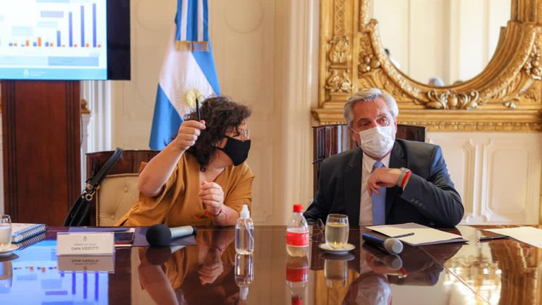 Alberto Fernández prepara restricciones al turismo y fuertes controles sanitarios para aplacar la segunda ola del COVID-19
