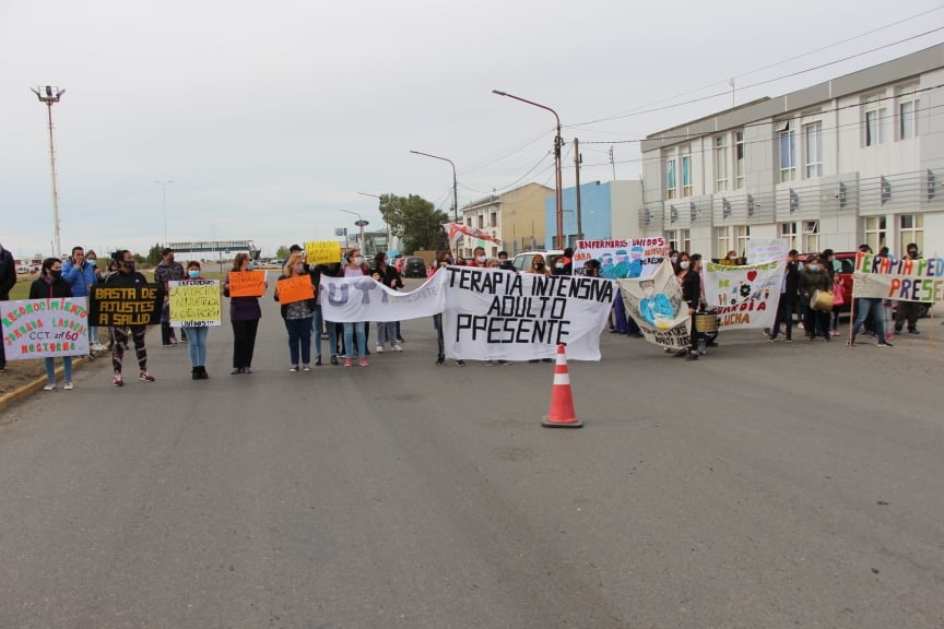 El gobierno demoniza a los enfermeros y ellos piden apoyo de la sociedad