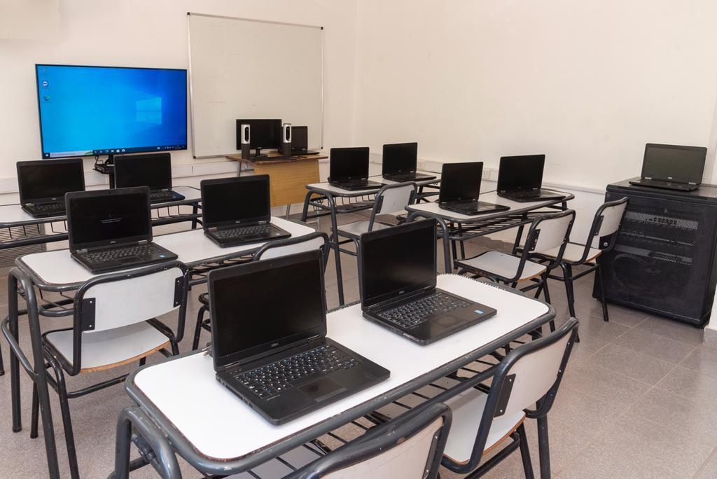 “La Vendimia 2026” continuó con degustaciones, emprendedores y espectáculos artísticos