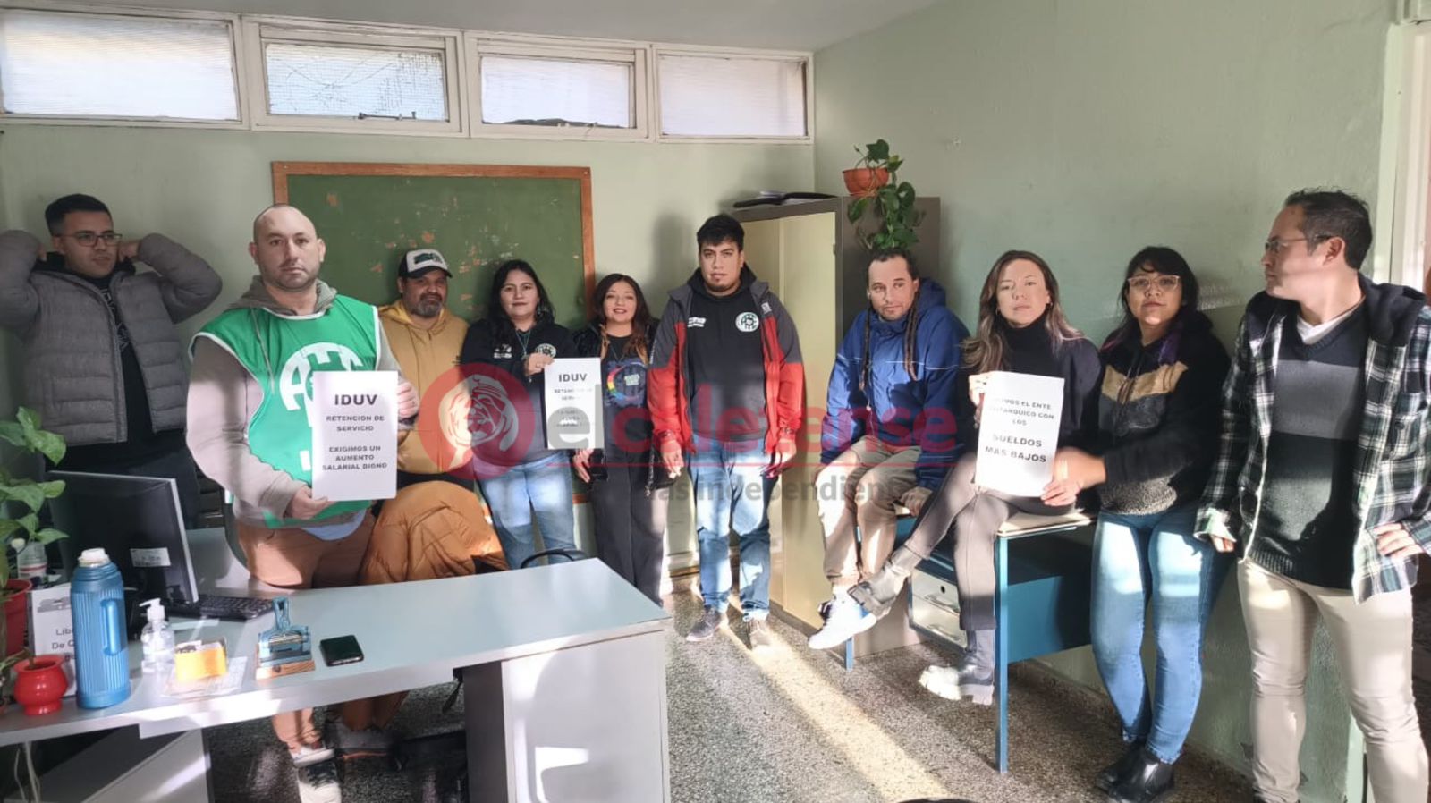 IDUV: trabajadores realizan paro y retención de servicios hasta el viernes