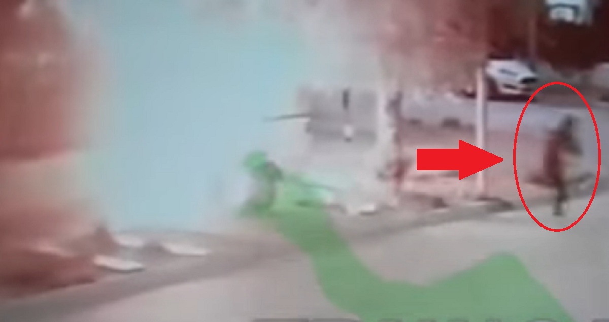 Al menos un delincuente, incendió el auto a un vecino de Truncado y lo grabó una cámara de seguridad