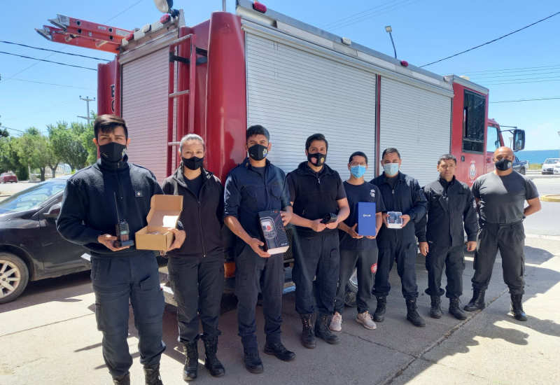 Felicidad en el cuartel 5ta de bomberos por los nuevos dispositivos adquiridos