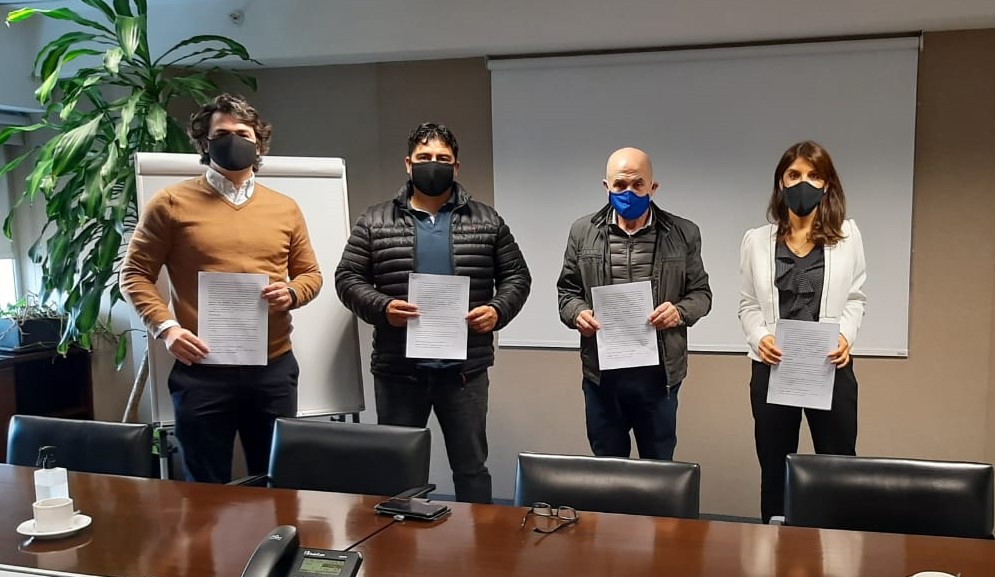 Llugdar rubricó el acuerdo que asegura continuidad laboral a Trabajadores del área que opera Sinopec