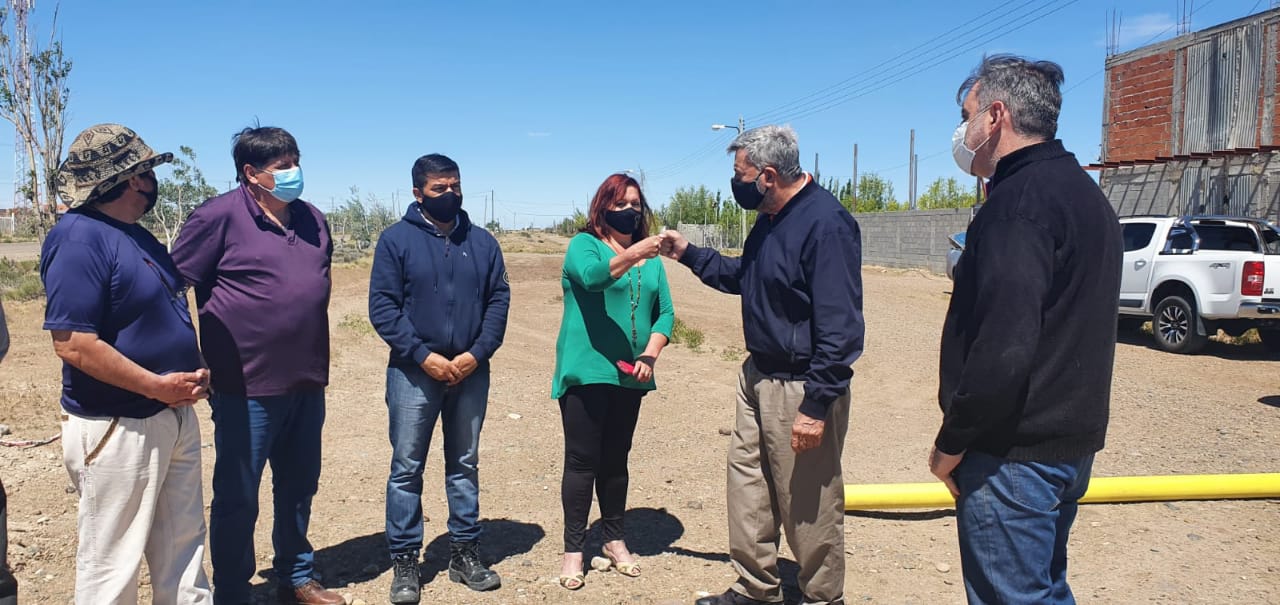 Pico Truncado: Avanza la obra de extensión del servicio de gas hacia la zona de invernaderos