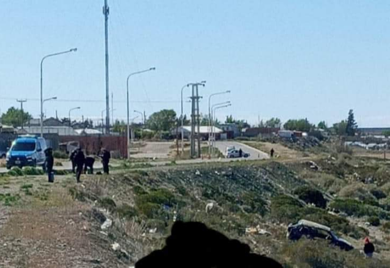 Puerto San Julián: vuelco en Avenida Costanera, 4 personas lesionadas y un fallecido