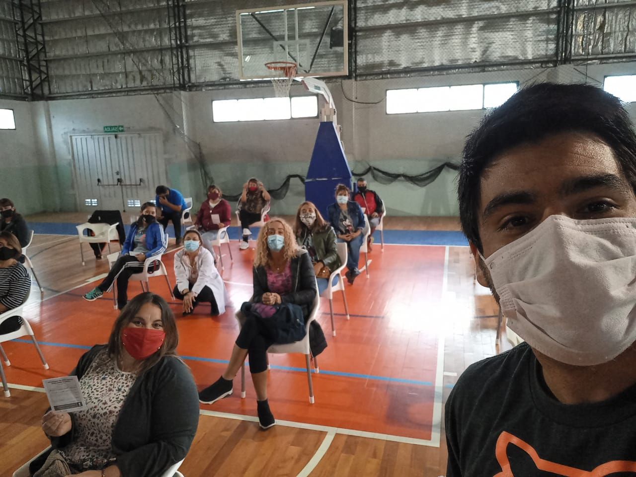 Vacunaron a docentes, directivos, auxiliares y personal de cooperativas de limpieza en Zona Norte