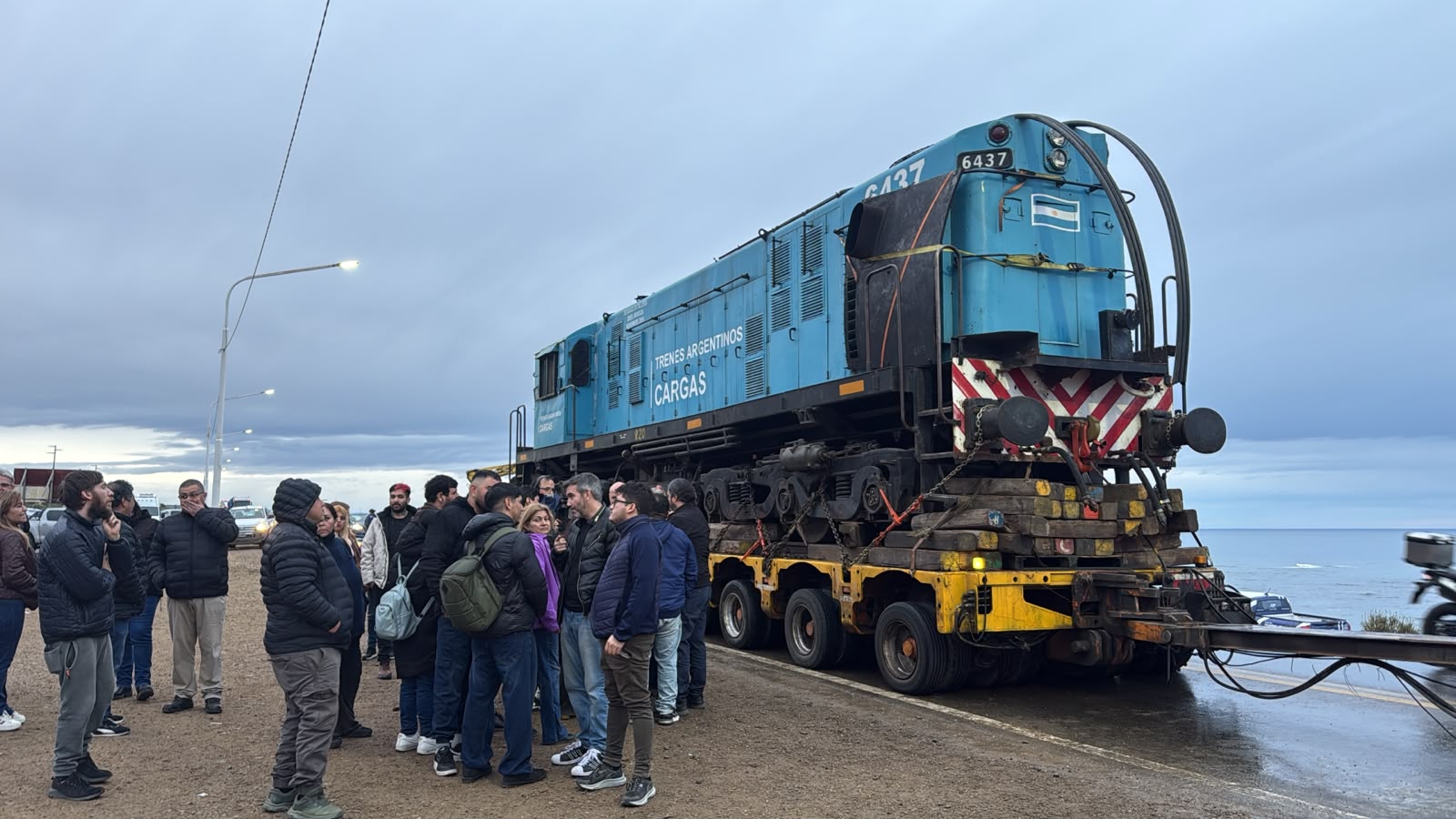 El tren vuelve a zona norte: llegó a Caleta Olivia la locomotora que será destinada a Jaramillo