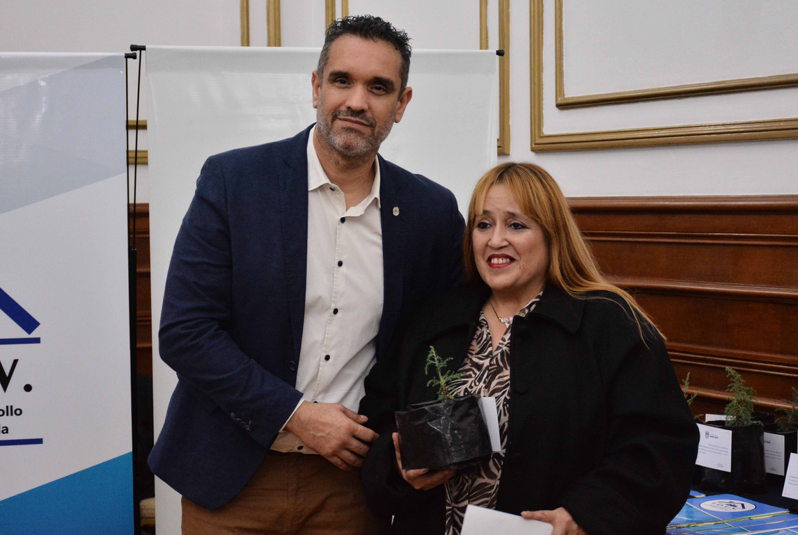 “La Vendimia 2026” continuó con degustaciones, emprendedores y espectáculos artísticos