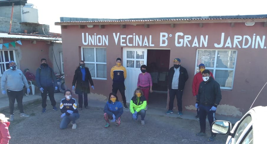 Petroleros Jerárquicos donaron juguetes y golosinas para niños de un barrio caletense