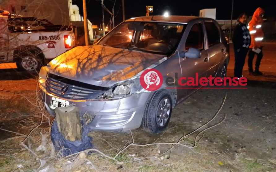 Un efectivo le chocó el auto y se estrelló contra un tronco: terminó con la boca 