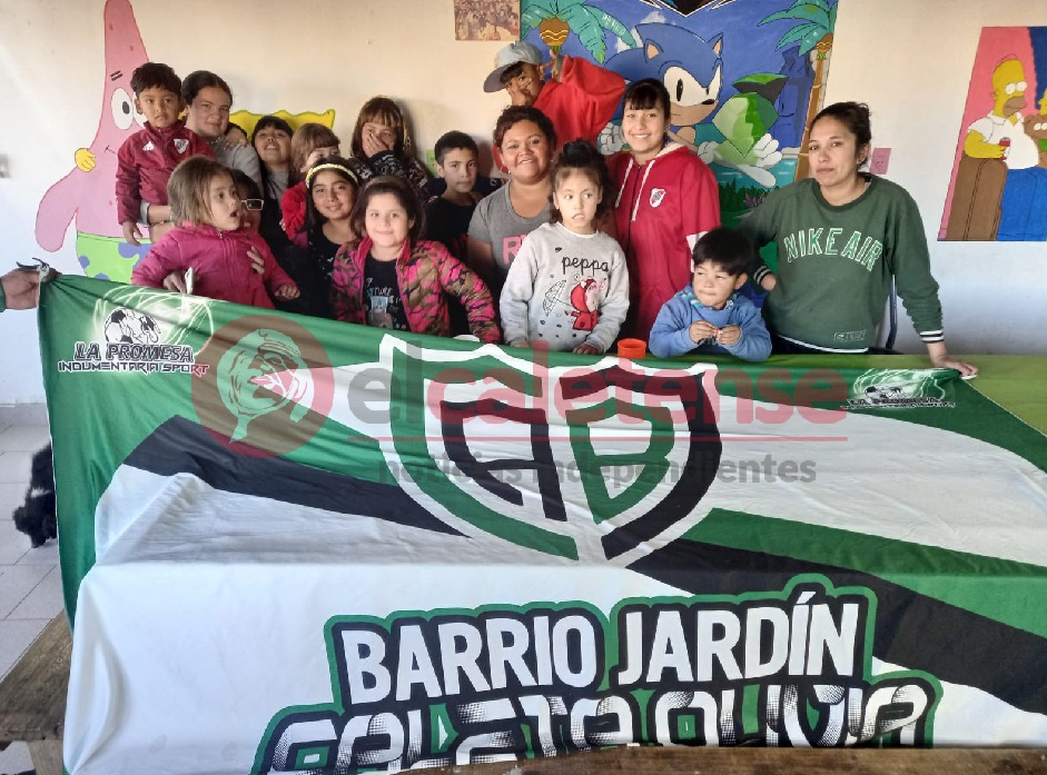 Jóvenes trabajadores del barrio Jardín realizaron una merienda y huevos de pascuas para los niños
