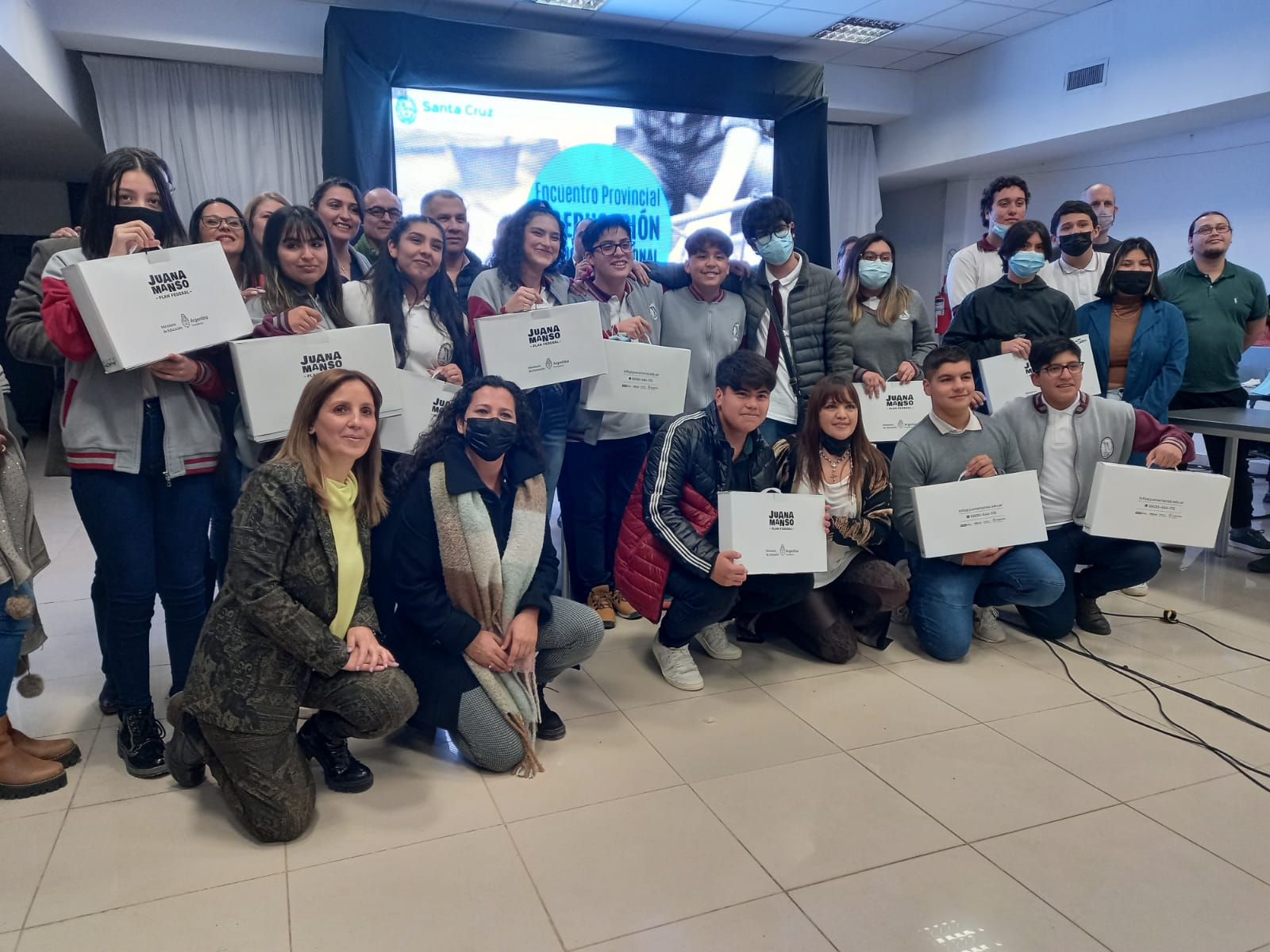 “Hay familias que deben elegir entre comer o pagar los servicios”: Aparicio pidió suspender los cortes de luz y gas durante el invierno