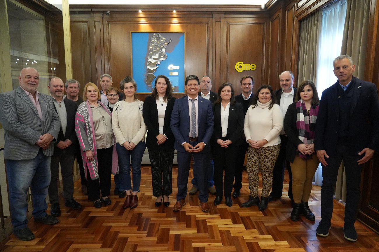 ADOSAC anunció un paro docente de 72 horas para esta semana