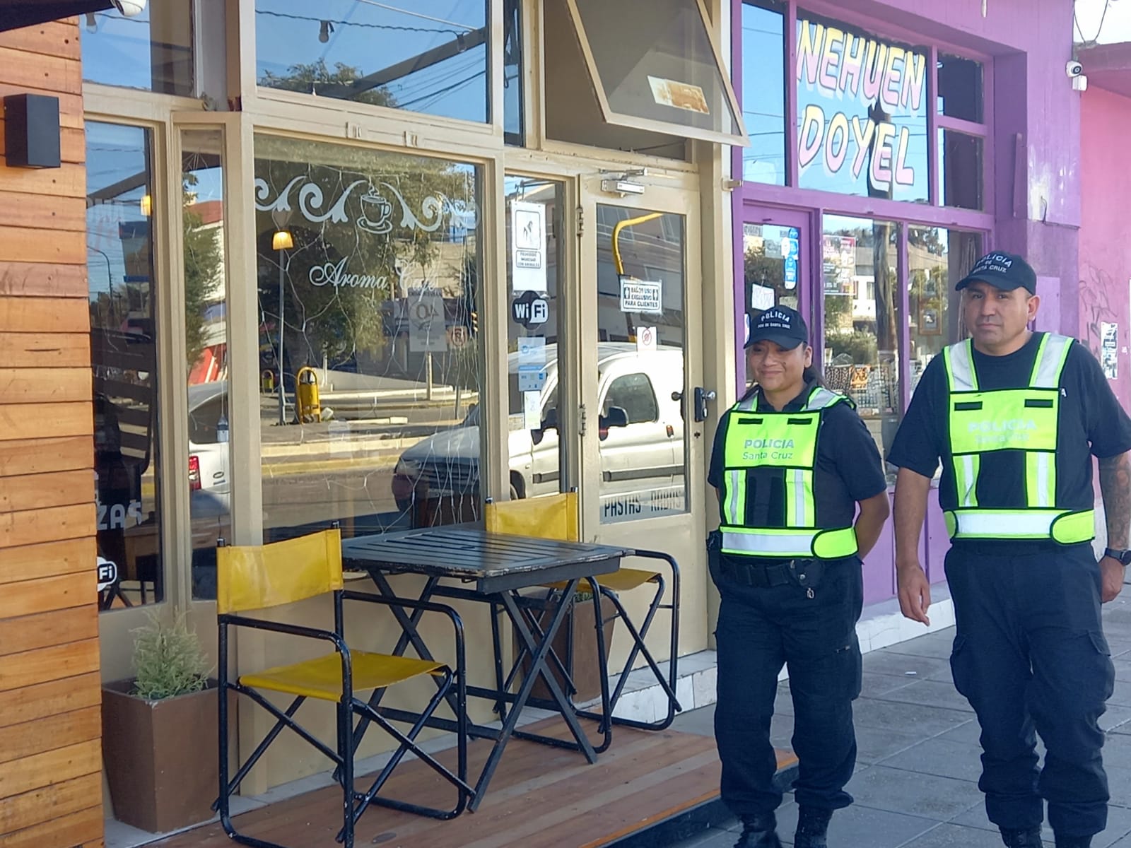 Roban celular en una confiteria céntrica