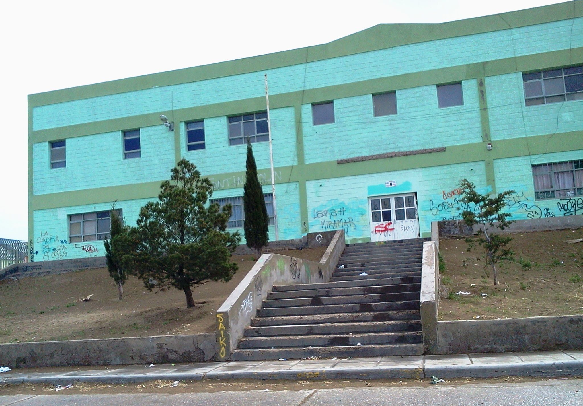 IPES: Alumnos de Truncado viajaron a Caleta par inscribirse y no había administración