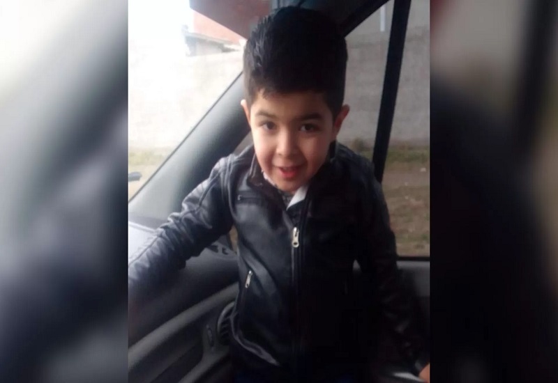 Pese a la ley, una farmacia no le dio atención preferencial a un nene con autismo