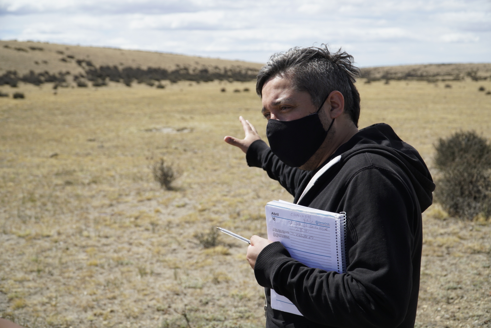 Autoridades Provinciales recorrieron el Cañadón Del Baile junto a miembros de la Comunidad Camusu Aike